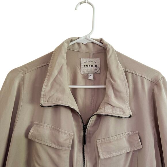 Torrid Anorak Jacket Beige Cinched Tie Waist Thigh Length Sz 00 M/L - Picture 2 of 7